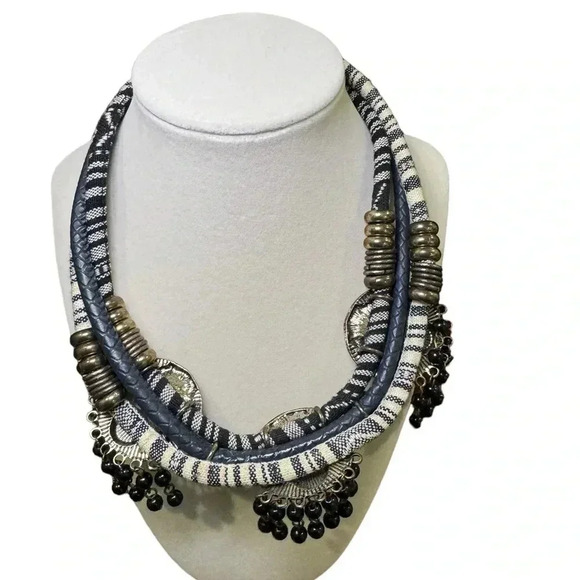 10” Black Beaded Tribal Western Vintage Rhinestone Medallion Necklace - boho - Picture 4 of 10